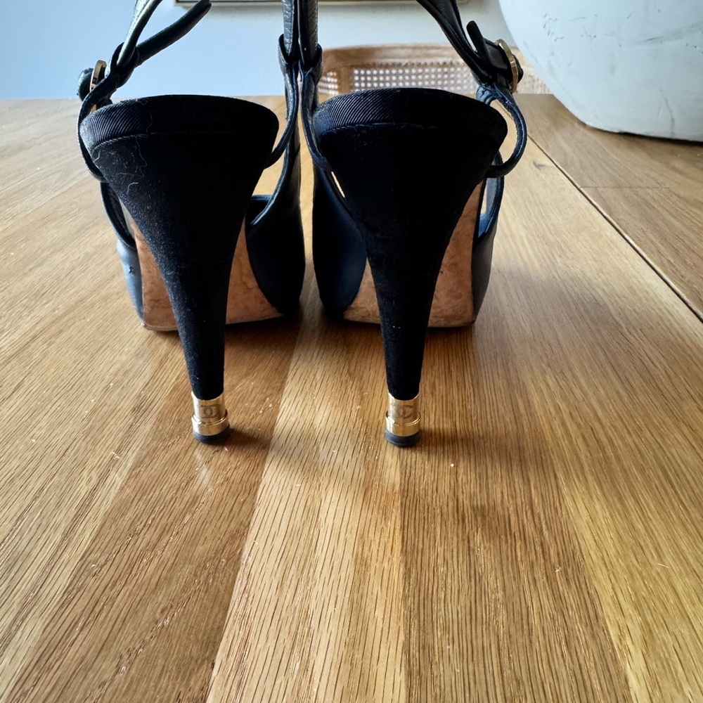 CHANEL Women's Black and Navy with gold tipped Heels - size 39/40 gently worn - Picture 3 of 11
